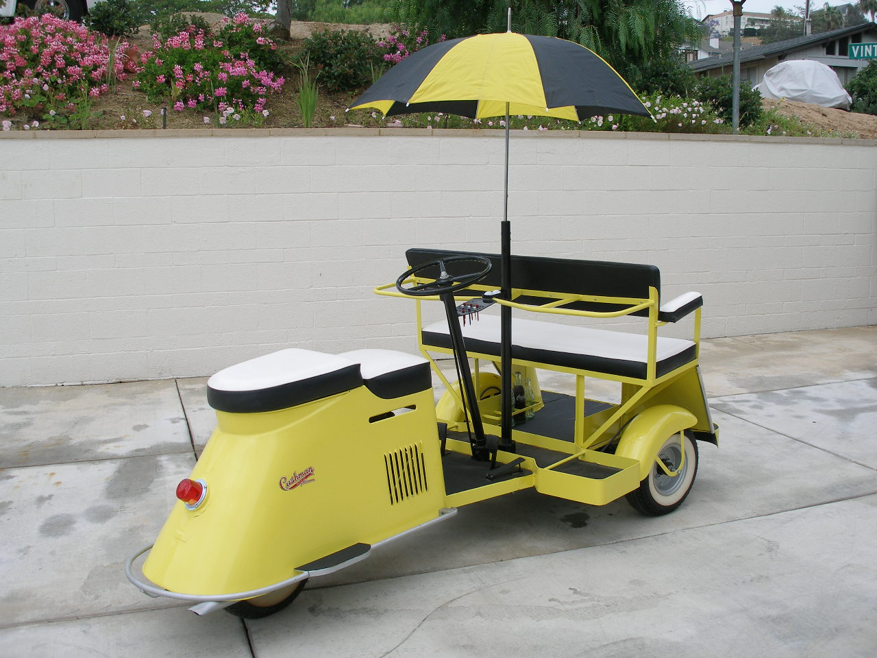 Cushman 1954 Golf Cart